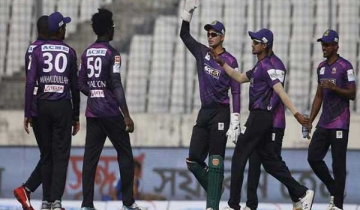 টানা চতুর্থ জয়ে শীর্ষস্থান অক্ষুন্ন রাখল চট্টগ্রাম